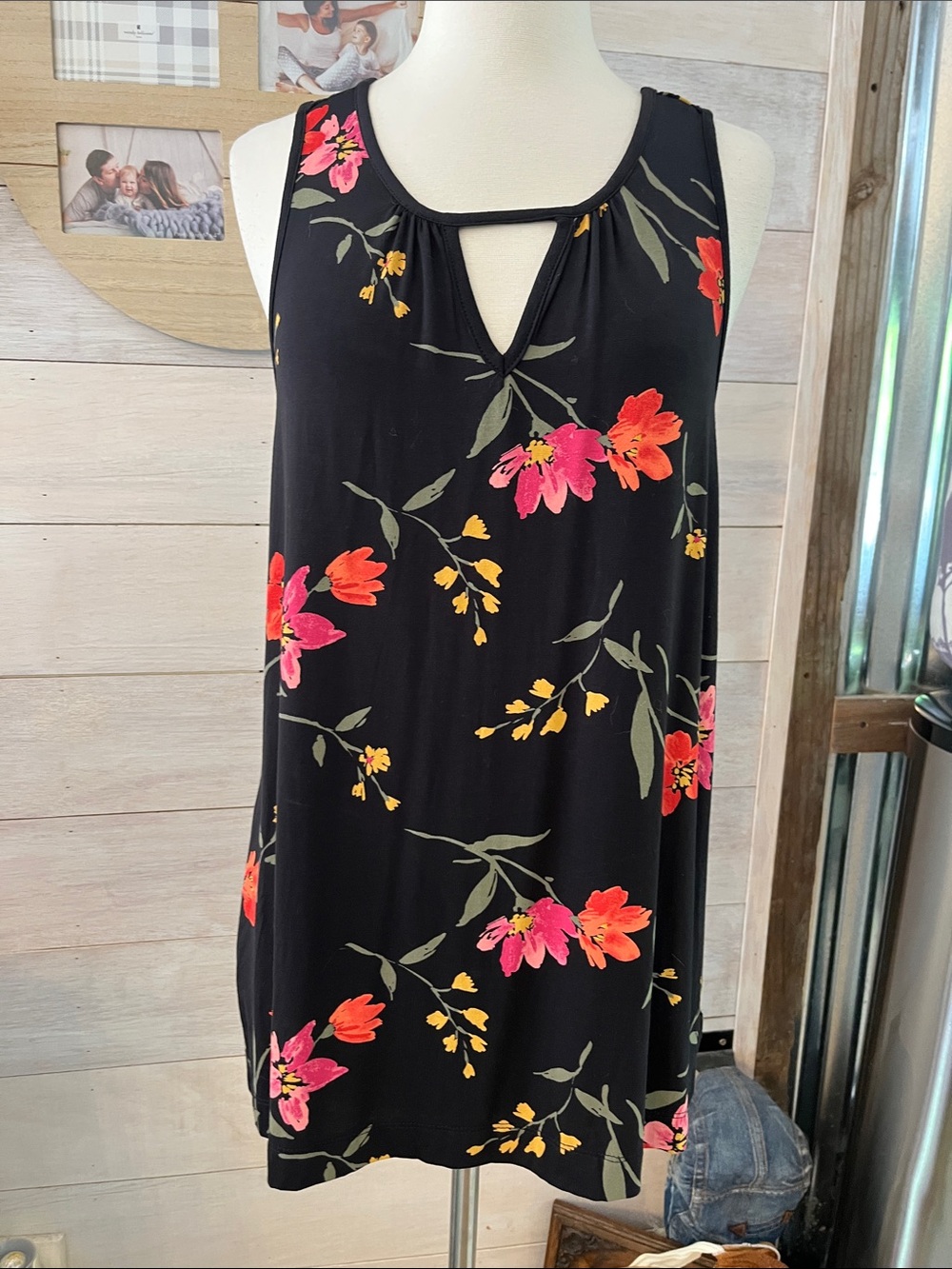 NEW Old Navy Black Floral Keyhole Tank Top with Pink and Orange Blooms M